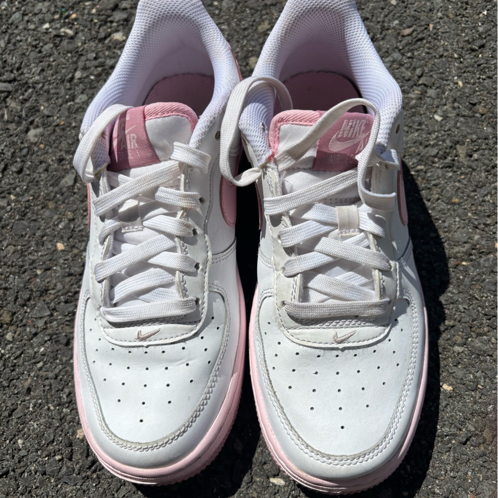 Nike girls White and Pink